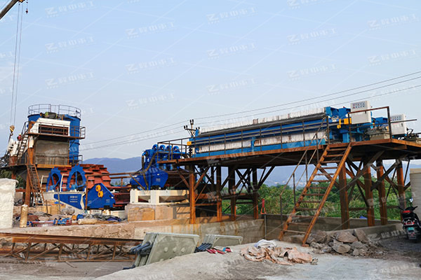 污水處理成套設備有哪些？日處理量1000噸的污泥壓濾機多少錢一臺？