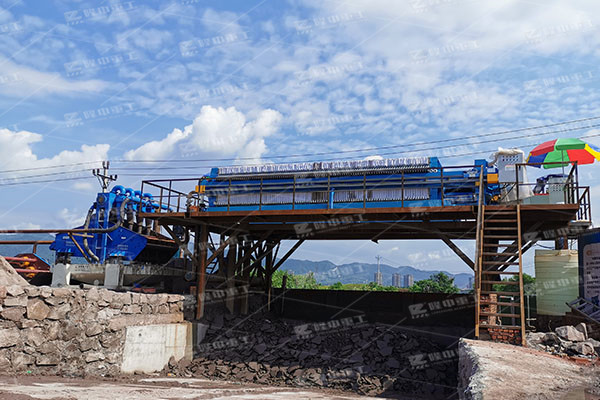 影響帶式壓濾機(jī)出泥的因素有哪些？